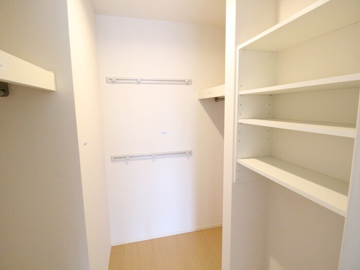物件内観写真11　(収納)