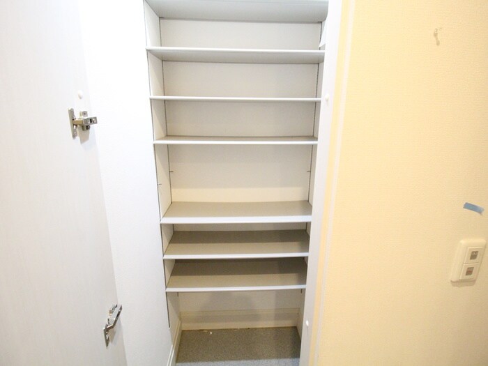 物件内観写真18　(靴箱)