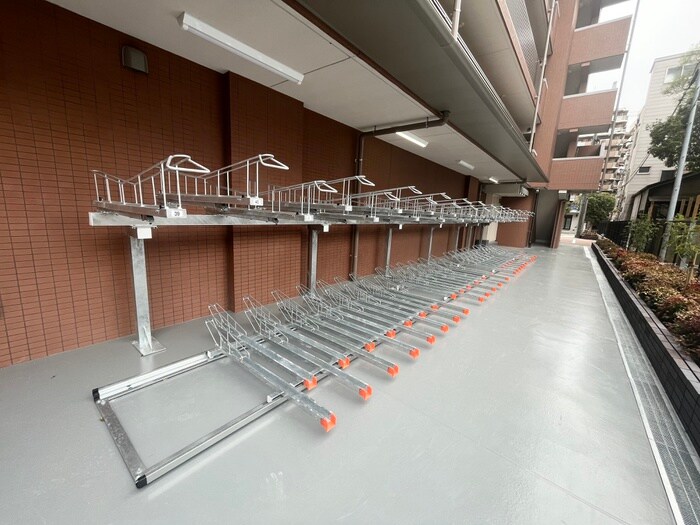 物件外観写真3　(駐輪場)