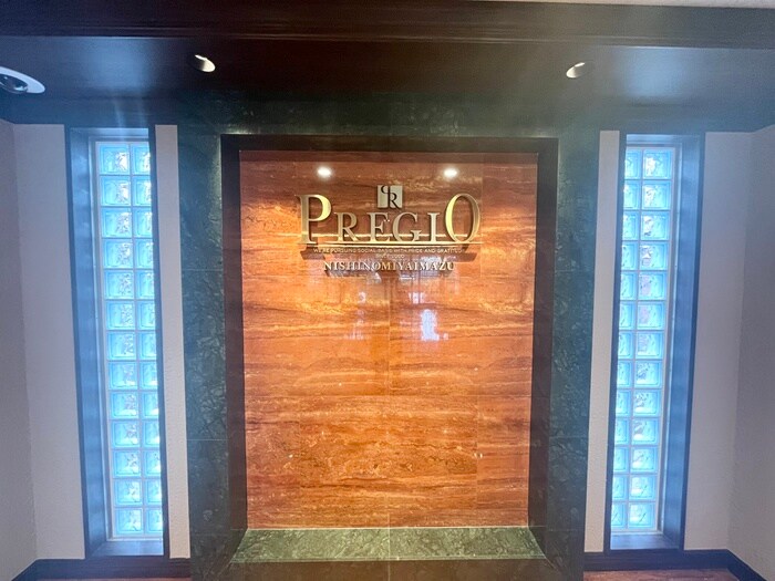 物件外観写真4　(エントランス部分)