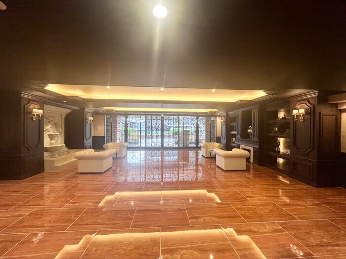 物件外観写真6　(エントランス部分)