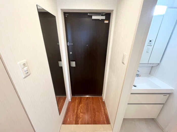 物件内観写真16　(玄関)