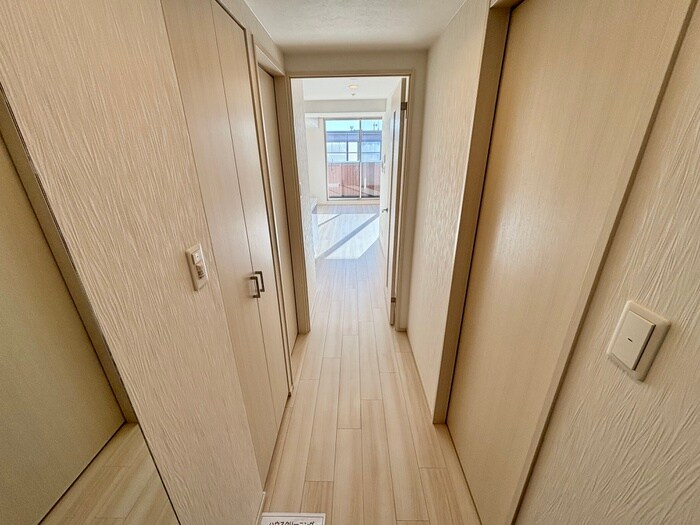 物件内観写真19　(廊下)