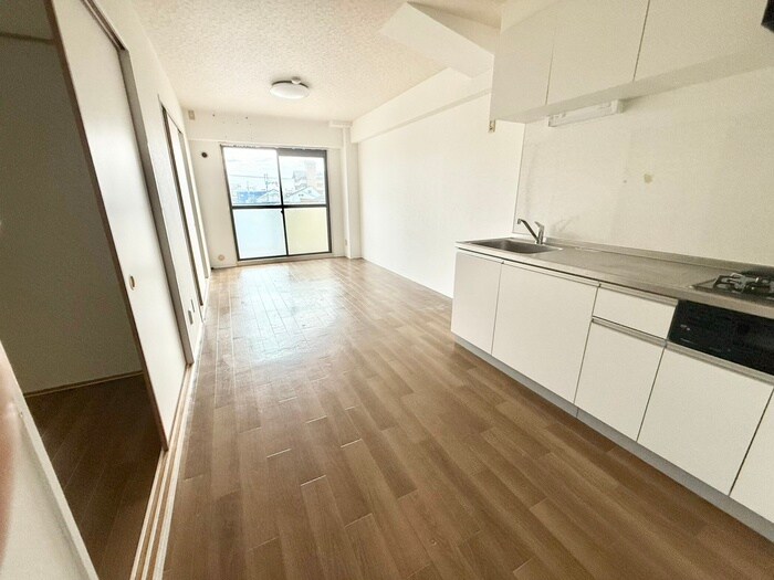 物件内観写真12　(廊下)