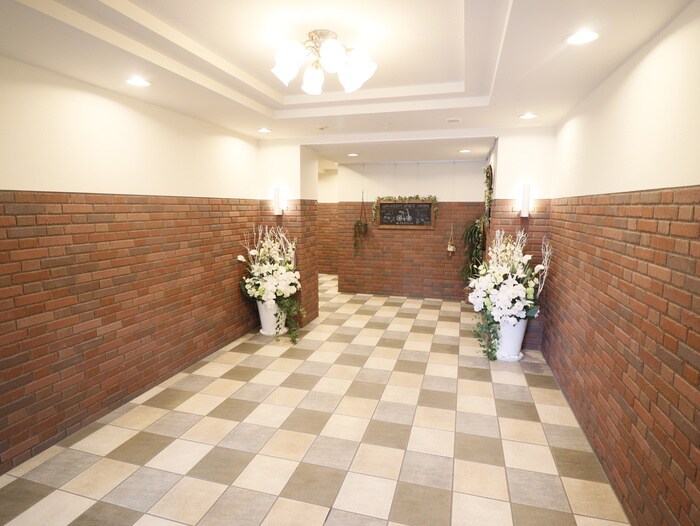 物件外観写真6　(エントランス部分)