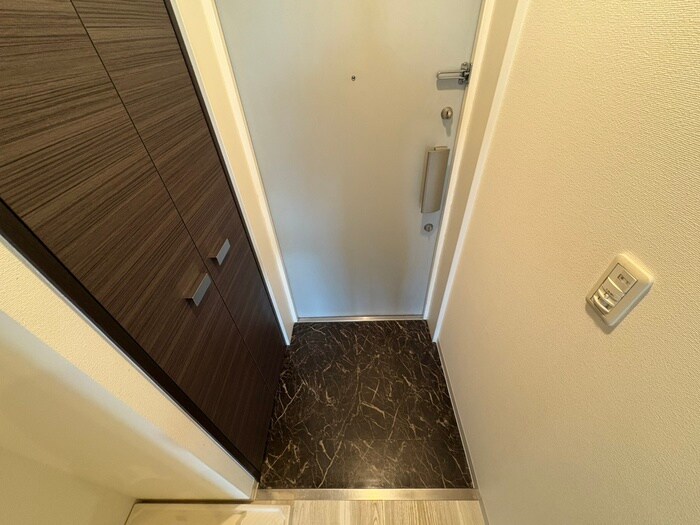 物件内観写真17　(玄関)