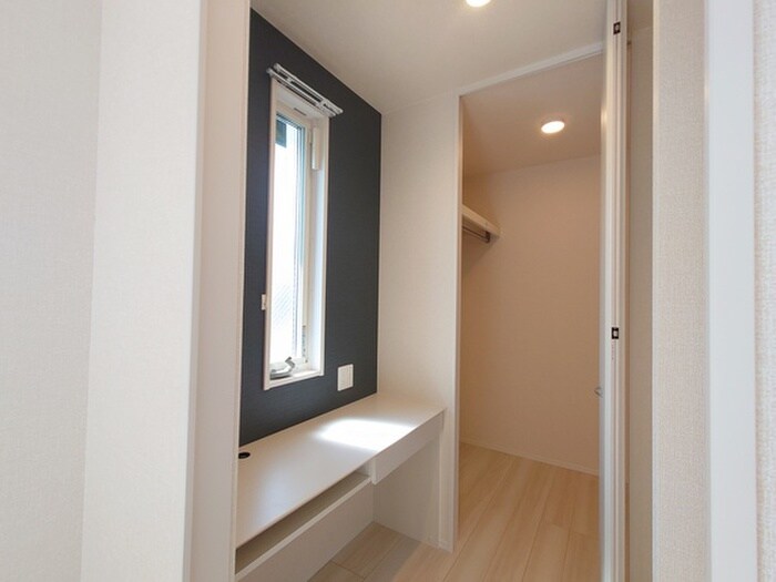 物件内観写真12　(収納)