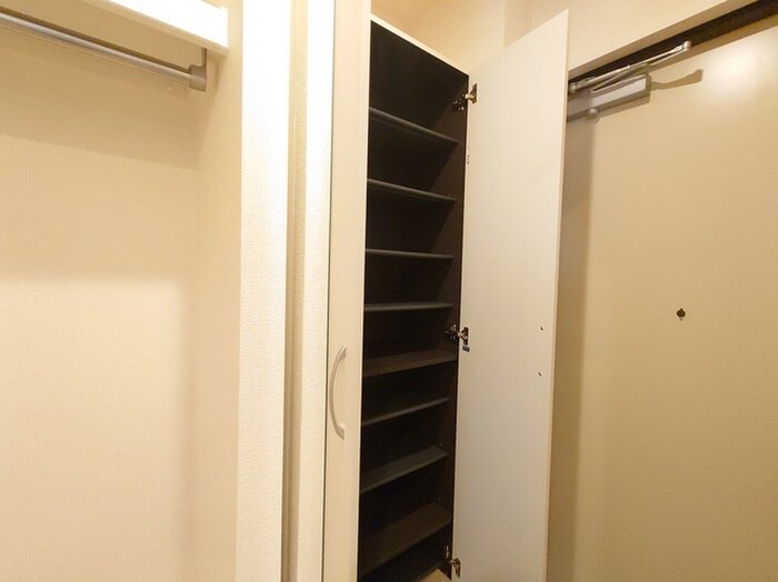 物件内観写真13　(靴箱)