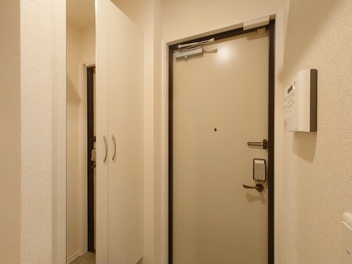 物件内観写真16　(玄関)