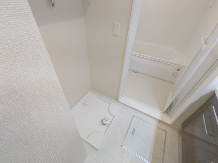 物件内観写真18　(洗濯機置場)