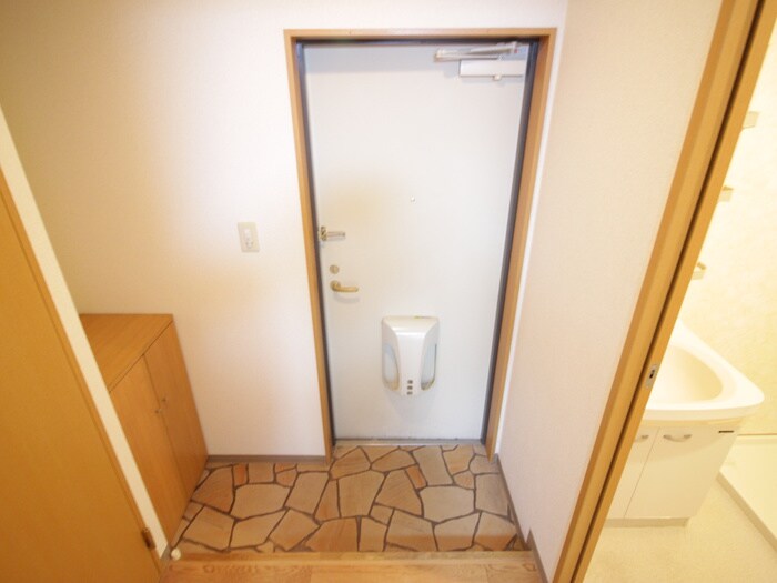 物件内観写真15　(玄関)