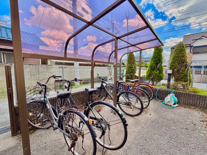 物件外観写真5　(駐輪場)