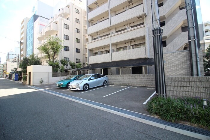 物件外観写真4　(駐車場)