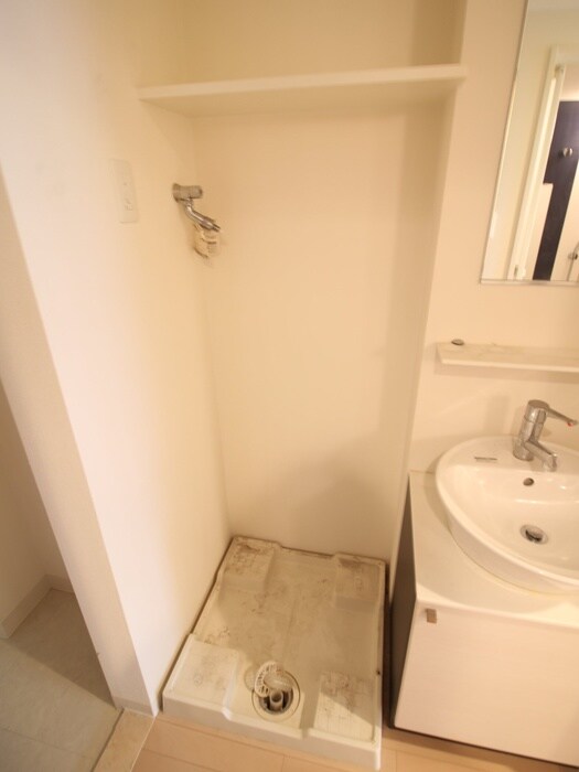 物件内観写真11　(洗濯機置場)