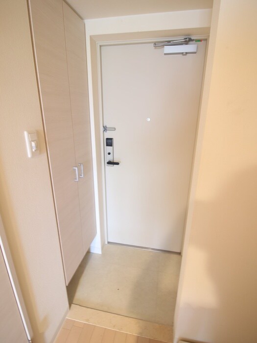 物件内観写真14　(玄関)