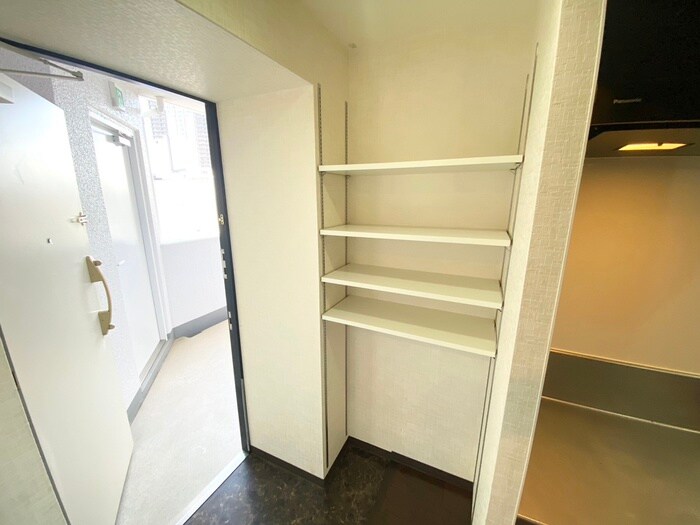 物件内観写真7　(玄関)