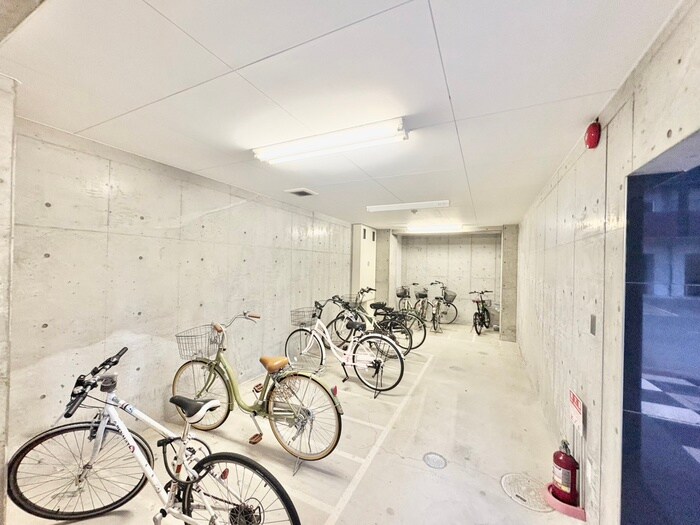 物件外観写真5　(駐輪場)