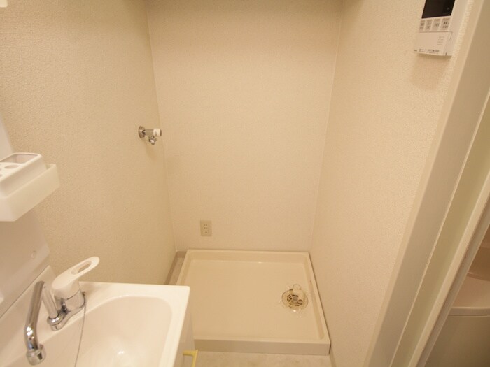 物件内観写真11　(洗濯機置場)