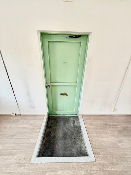 物件内観写真16　(玄関)