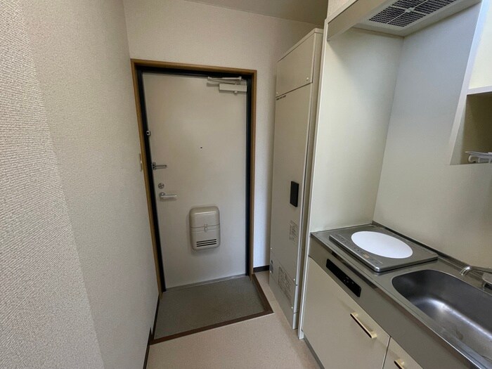 物件内観写真13　(玄関)