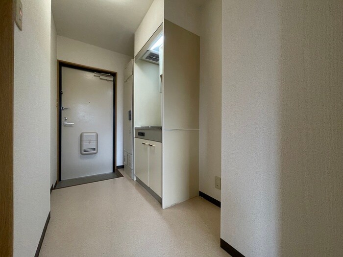 物件内観写真14　(廊下)