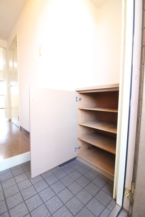 物件内観写真8　(靴箱)