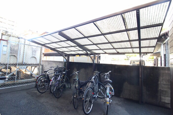 物件外観写真5　(駐輪場)