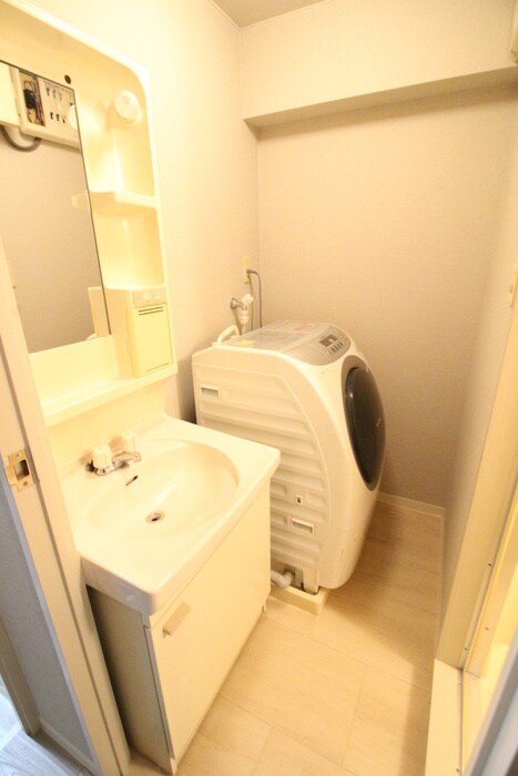 物件内観写真10　(洗濯機置場)