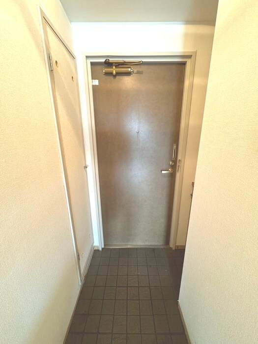 物件内観写真15　(玄関)