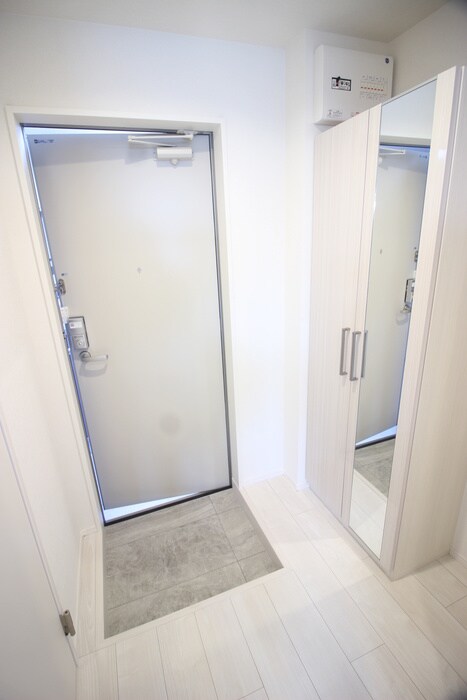 物件内観写真7　(玄関)