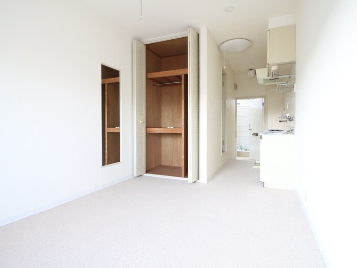 物件内観写真8　(居室)