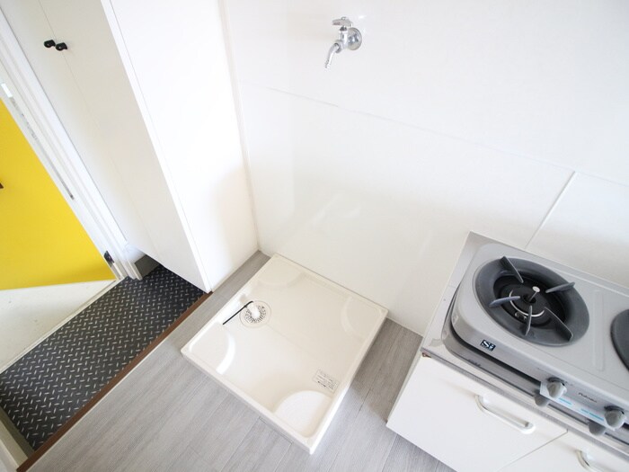 物件内観写真14　(洗濯機置場)