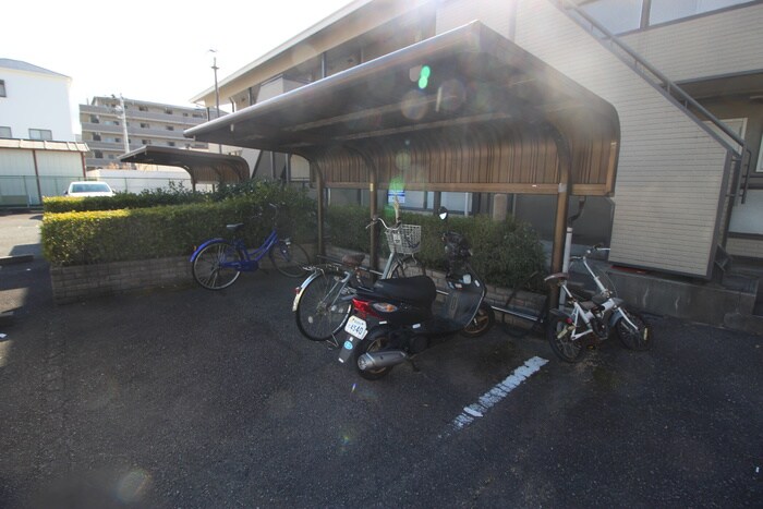 物件外観写真4　(駐輪場)