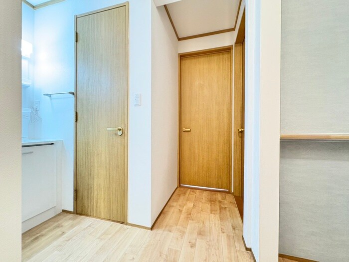 物件内観写真16　(廊下)