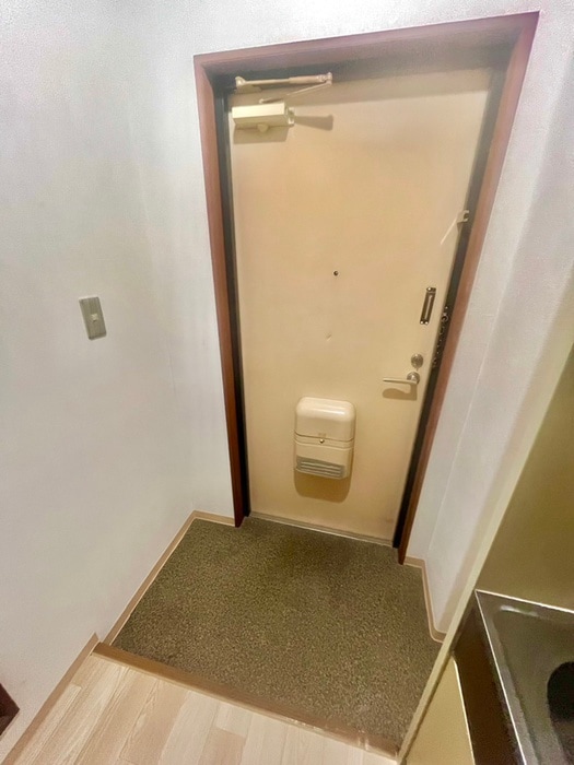 物件内観写真8　(玄関)