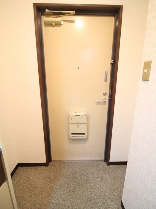 物件内観写真15　(玄関)