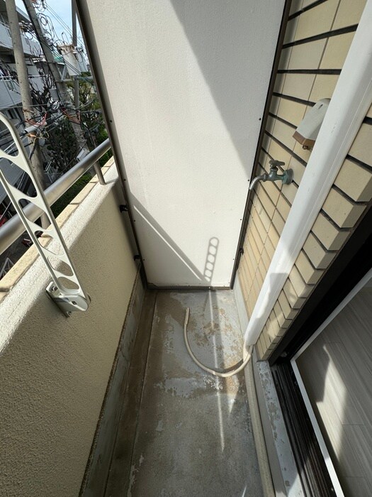 物件内観写真16　(洗濯機置場)