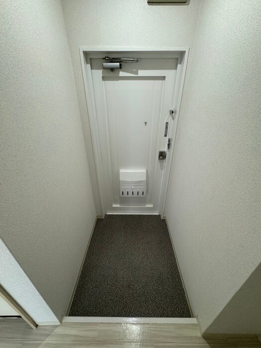 物件内観写真17　(玄関)