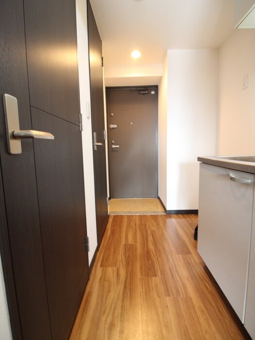 物件内観写真12　(廊下)