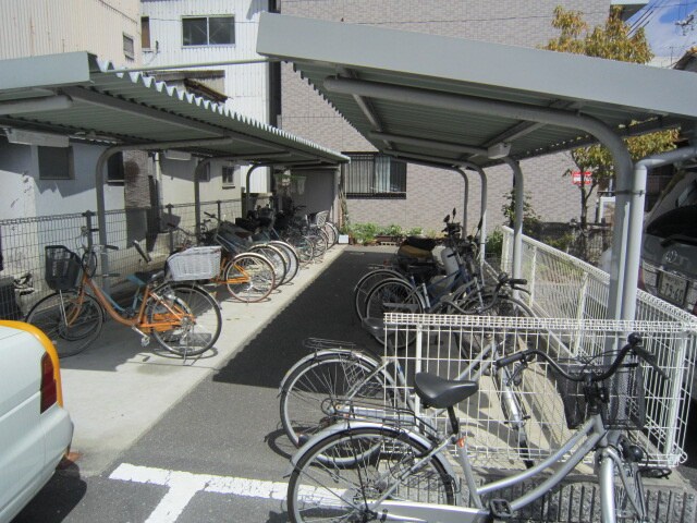 物件外観写真2　(駐輪場)