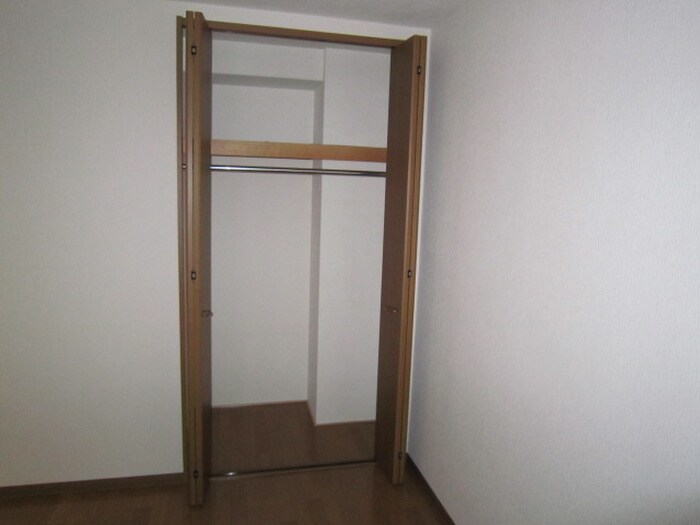 物件内観写真15　(収納)