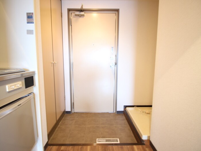 物件内観写真10　(玄関)