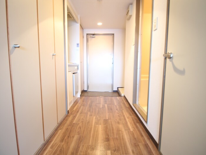 物件内観写真16　(廊下)