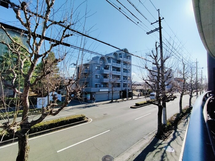 物件内観写真14　(室内からの展望)