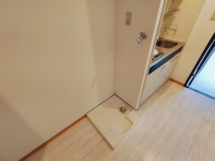 物件内観写真17　(洗濯機置場)