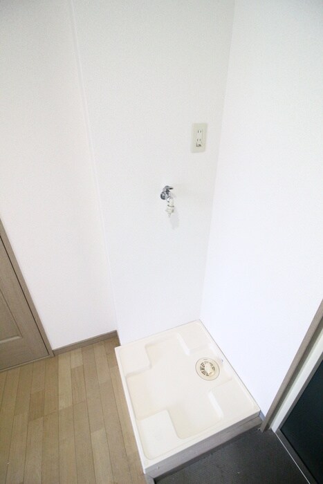 物件内観写真14　(洗濯機置場)