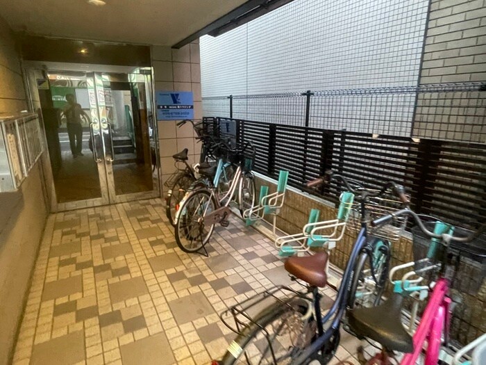 物件外観写真3　(駐輪場)