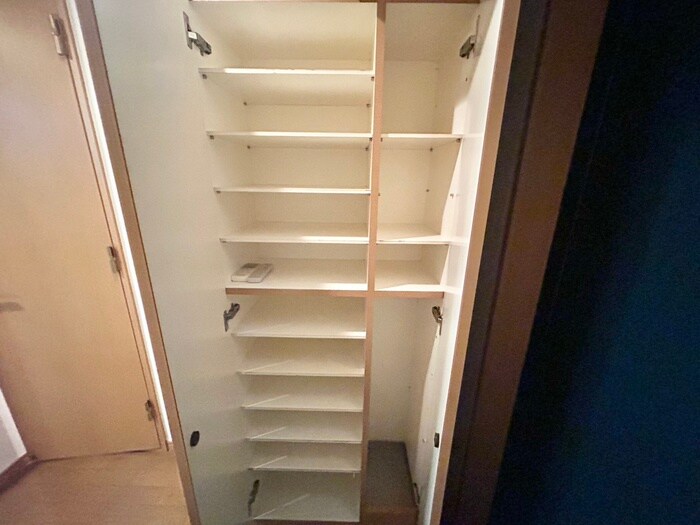 物件内観写真17　(靴箱)