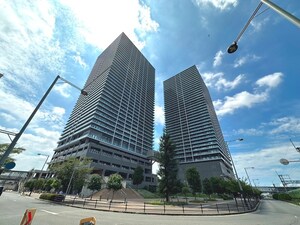 ﾒｶﾞｼﾃｨﾀﾜｰｽﾞTHE EAST（4115）外観写真