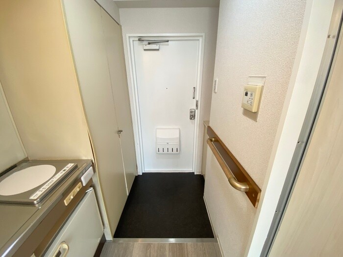 物件内観写真14　(玄関)